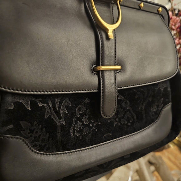 Gucci Black and Gold Satchel - Picture 4 of 16